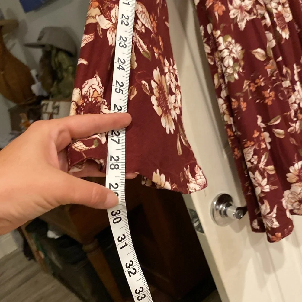 Bell-Bottom sleeve, Red- Floral Mini Dress, with Key-Hole neckline - Picture 7 of 9